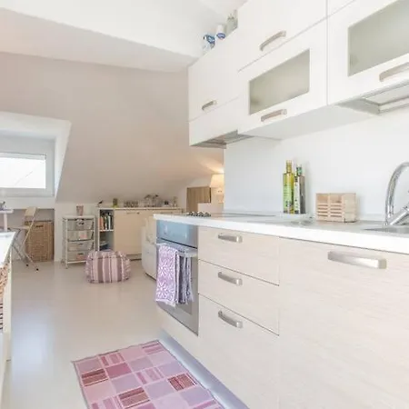 Appartamento Relax E Funzionalita In Posizione Privilegiata